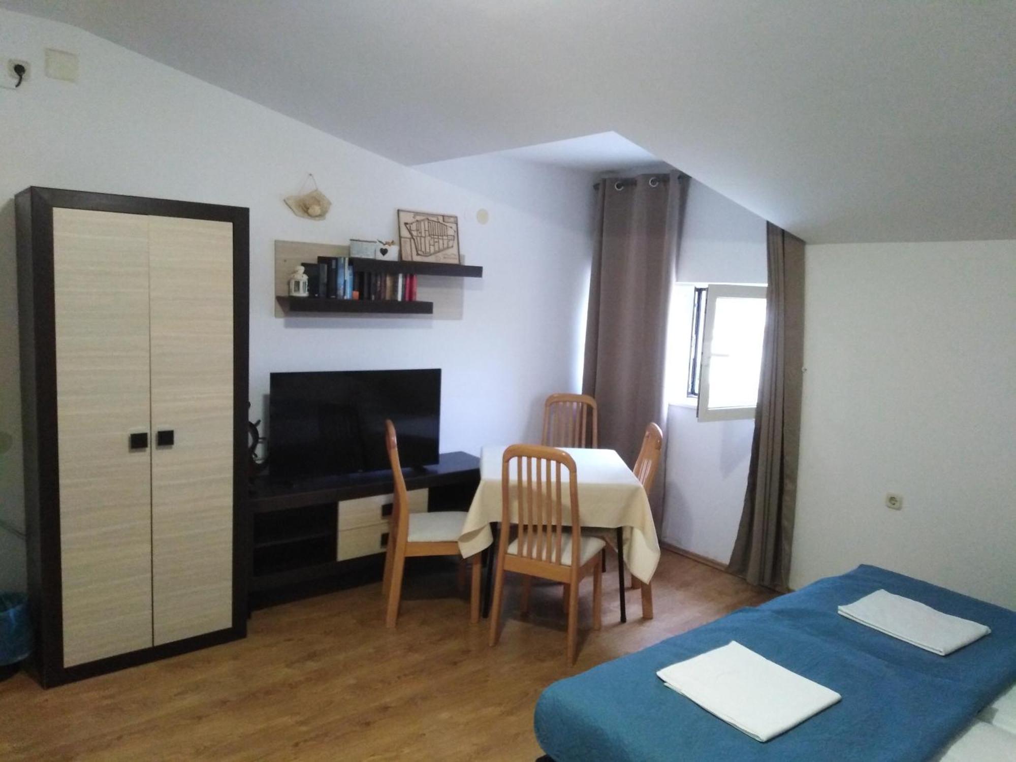 Tonino Apartments Pag Town Buitenkant foto